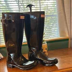 Hunter Glossy Black Rain Boots